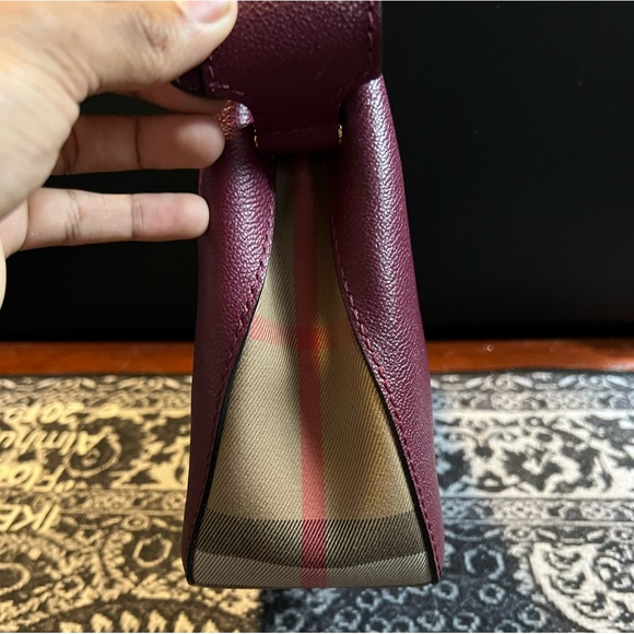 Burberry Helmsley - Picture 2 of 5